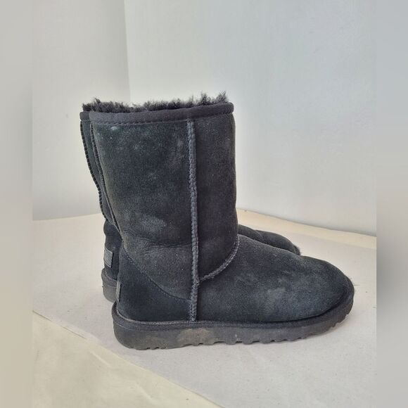 UGG Classic Short II Sheepskin Leather Boots Sherpa Lined Black Mid Calf Women 6 - Picture 3 of 9